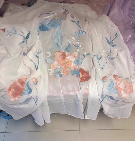 包邮柒邑灵云雀大袖衫，全新带吊，就是有两三...