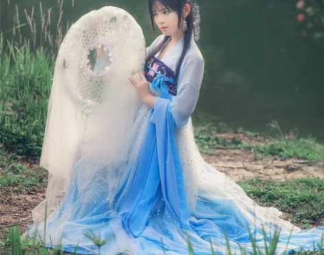 千韵岗 辰莲鱼梦（9米摆）三件套（含披帛）...