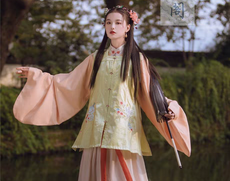 转卖司南阁原创【小福星】汉服女款 一片式褶...