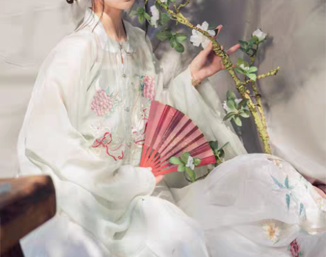 包邮司南阁原创铃铛·兔子明制淡绿色汉服女款...