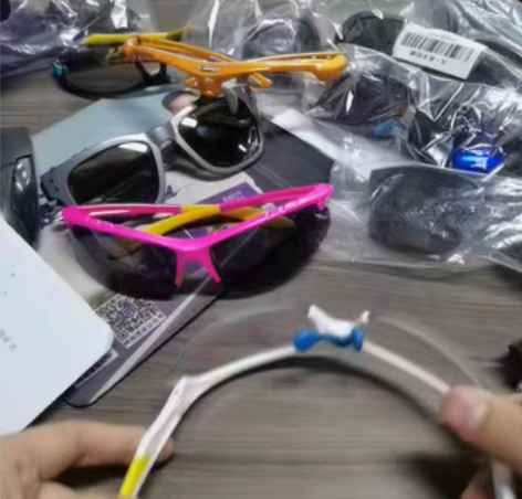 包邮青少年智能透明变色防爆防雾镜片，看视频...