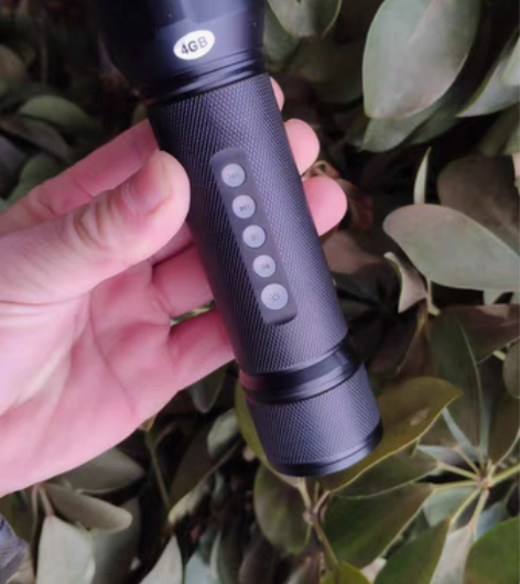 包邮低价处理一款音响骑行强光手电筒.品牌质...