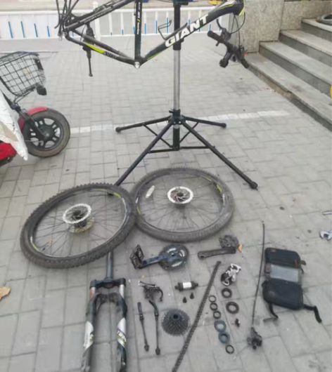 包邮自行车也需要保养，时间长了油会变干。保...