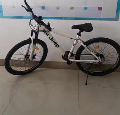 吉普山地车，26寸24速白色山地车，450...