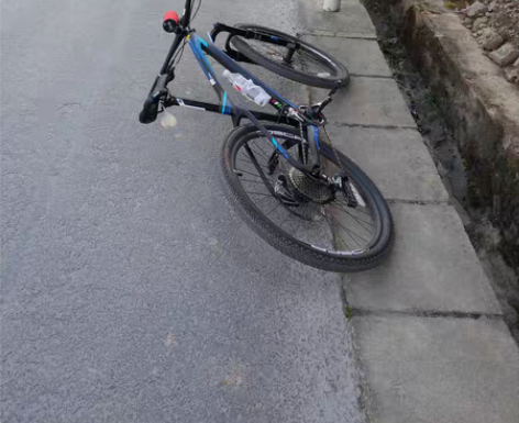 Java碳山地,22速,九九新,买来没时间...