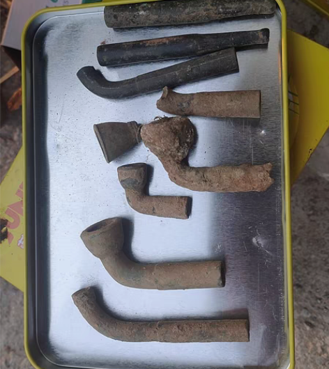 包邮老铜烟锅子带一个残玉嘴十个通走 感兴趣...