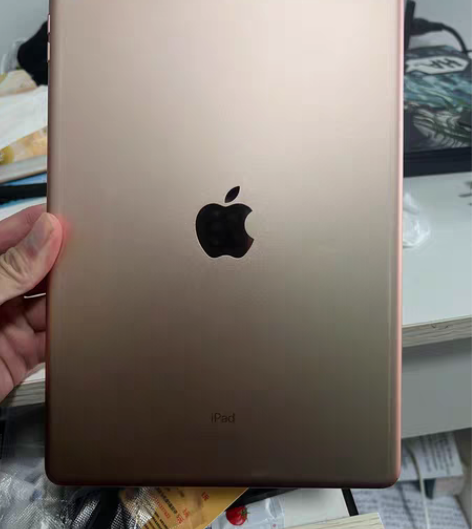 包邮iPad7。32G。95新以上， 感兴...