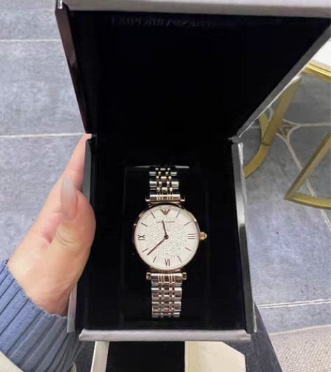 阿玛尼手表满天星带原盒 只带过3次，朋友送...
