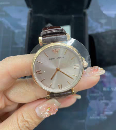 包邮安普里奥阿玛尼（Emporio Arm...