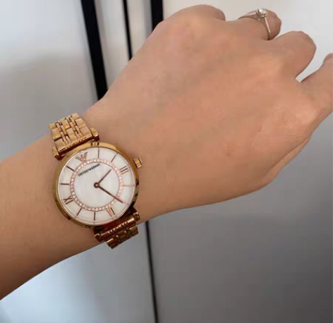 包邮阿玛尼手表代购买的,不是从柜台,小票都...