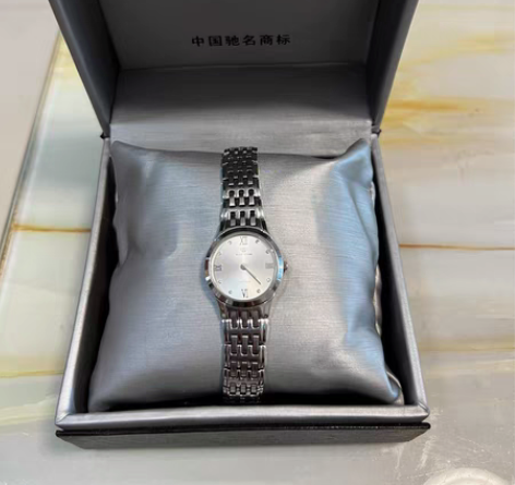 包邮天王女士手表 电池的 感兴趣的话点“我...