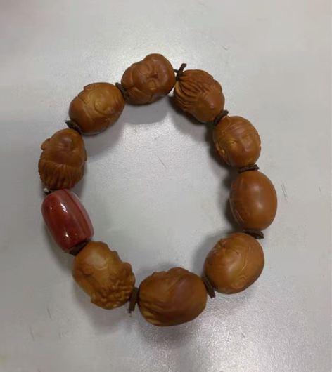 包邮橄榄核雕刻，灌篮高手人偶头像，尺寸1....