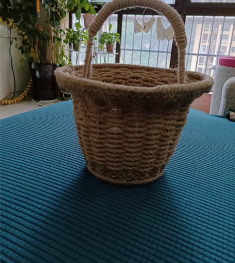 自制小篮子，可以做花篮也可以装水果，麻绳编...