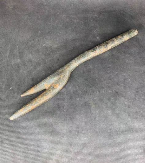 包邮石器时代老玉叉子，品相如图实物拍摄赔钱...