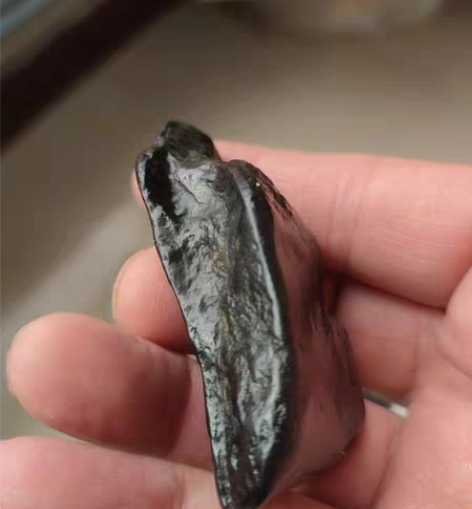 包邮新疆和田玉黑青戈壁汉籽料，料子细腻油润...