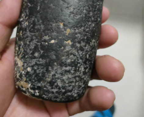 文化期黑色石斧 感兴趣的话点“我想要”和我...