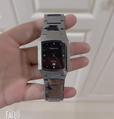 雷诺手表！9.99新！手表垫上有一点点脏，...