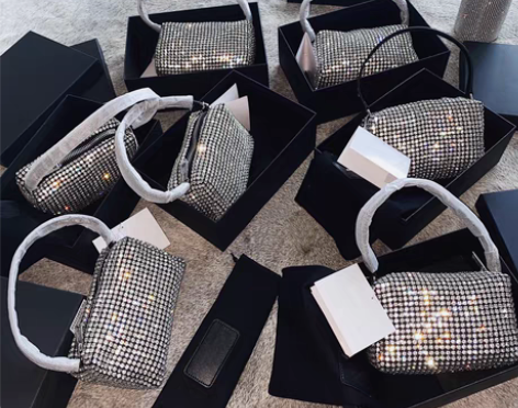 转卖2020新款aw大王水钻包真皮满钻闪钻...