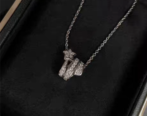 转卖CHICYOU 气质小众流星项链星星钻...