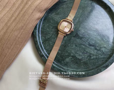 转卖时尚方形百搭小表盘气质ins风简约文艺...