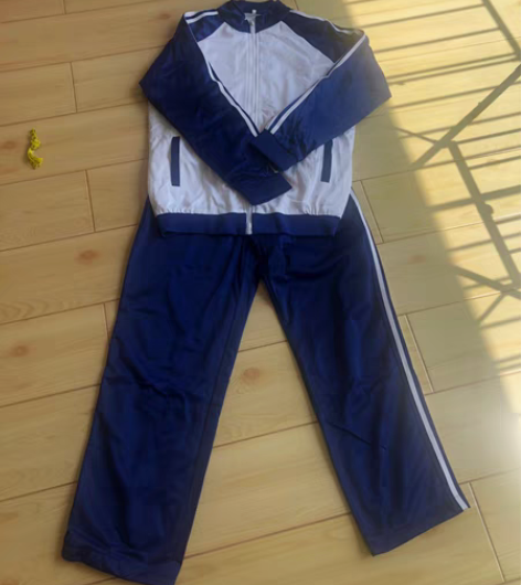 包邮匆匆那年校服 买完就穿一次拍照片时 和...