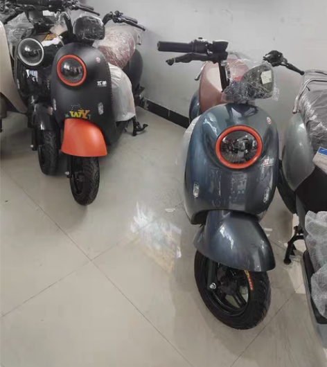 五羊电动车，碟刹60伏20安五个大石墨烯电...