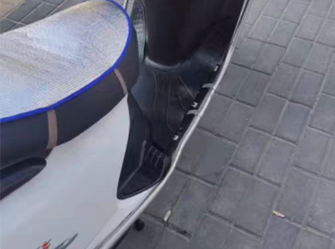 WH100踏板车，嫌汽油太贵  在本车行换...