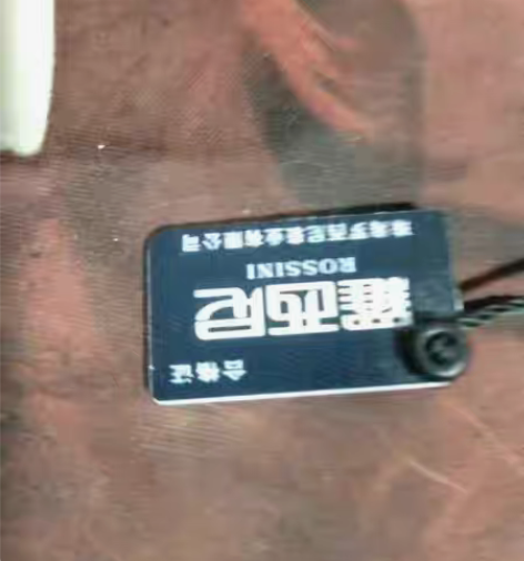 包邮罗西尼电子手表喜欢的可以拍下,手表轻微...