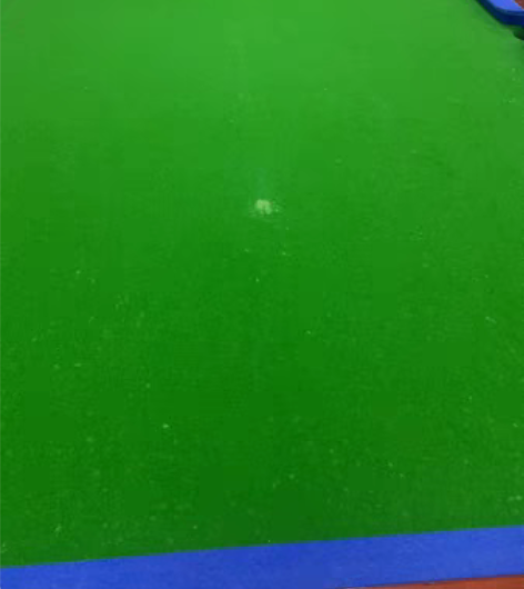 一张2.83??1.55的台球桌。2200...