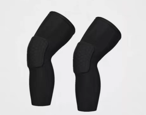 转卖全新 橄榄球成人防撞护具 护膝S号 适...