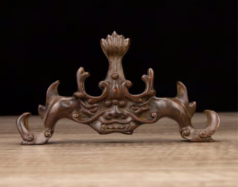 包邮古玩市场淘的老铜神兽毛笔架 老铜笔搁笔...