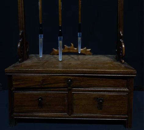 花梨木毛笔架 感兴趣的话点“我想要”和我私...