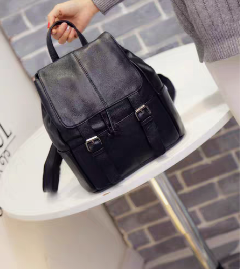 包邮双肩包，双背包，整个包都是头层牛皮，后...