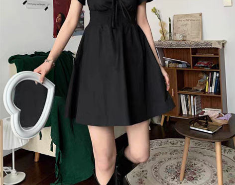 转卖一忘皆空/惊艳小黑裙！性感小野猫的复古...