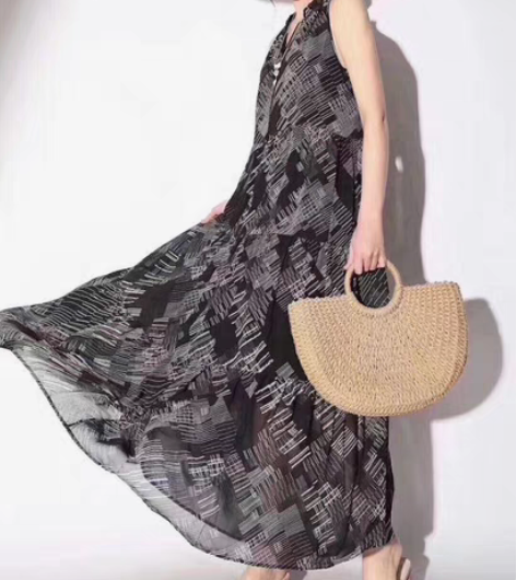 哥弟实体专卖店正品 ：图案纹背心长裙，海边...