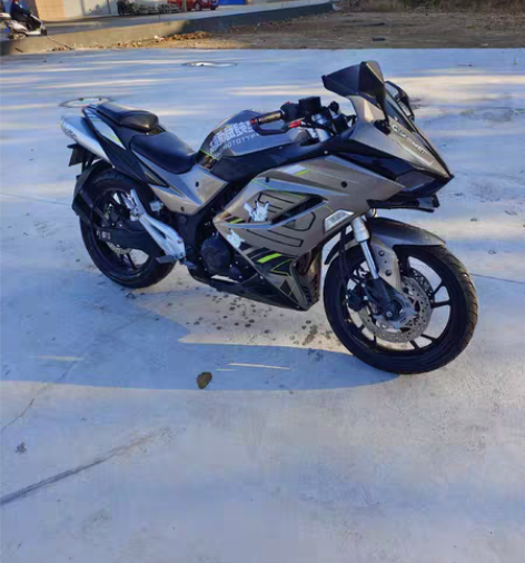 国产H2大跑车双缸电喷水冷400排量 倒置...