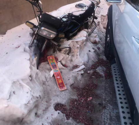 银钢摩托车125。 年份久了便宜出 感兴趣...