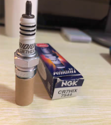 NGK 火花塞 CR7HIX 7544之前...