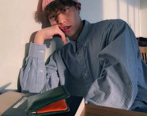 转卖日系蓝白条纹衬衫男韩版情侣宽松长袖衬衣...