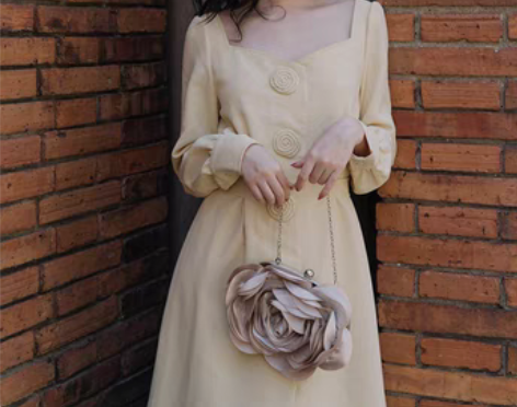 转卖2022年秋冬季女装新款法式小众复古方...