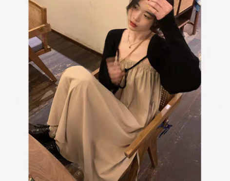 转卖吊带裙女夏季宽松显瘦法式设计感小众复古...