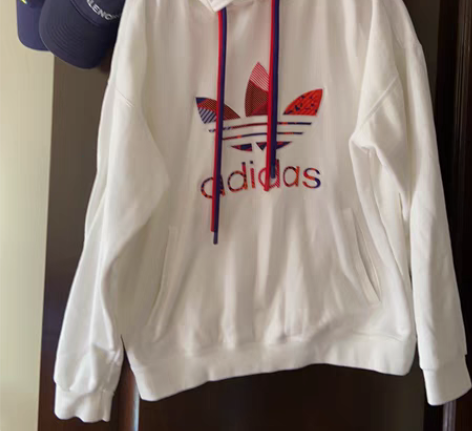 包邮三叶草男士连帽卫衣 感兴趣的话点“我想...