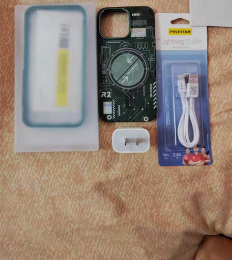 包邮iphone13pro卖了，剩下一堆配...