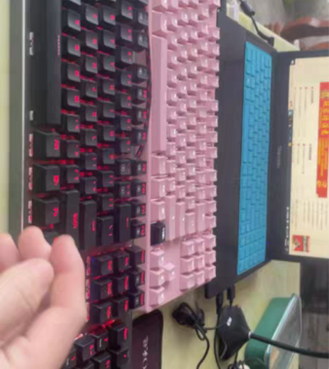 转卖雷神K70黑金刚 游戏机械键盘电脑办公...