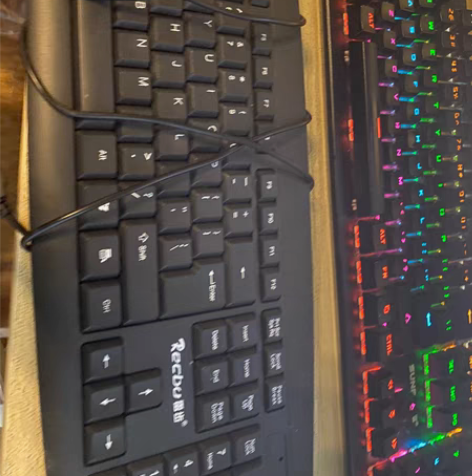 雷布键盘28有需要入手，8成新，可自提 感...