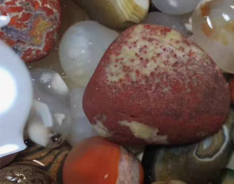 包邮雨花石，紫红色油泥石 红岩雪山￥20