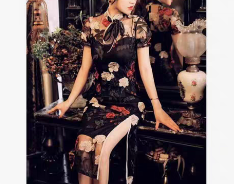 包邮复古刺绣长款改良旗袍 转手原因 ：9....