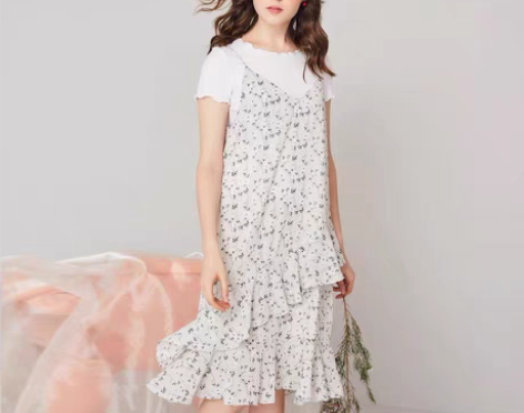 包邮拉夏贝尔全新两件套裙子，白色净版弹力棉...