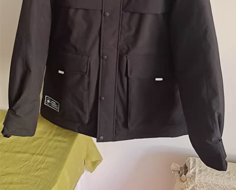 包邮特步男女同款羽绒服，黑色，80％灰鸭绒...
