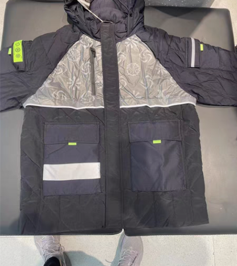 包邮特步少林冬新款加厚保暖短款时尚连帽运动...